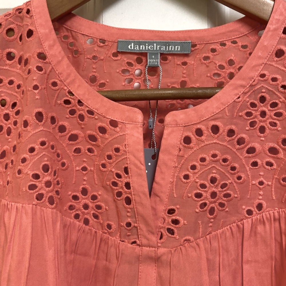 NWT Daniel Rainn Eyelet Top Small - Picture 4 of 9